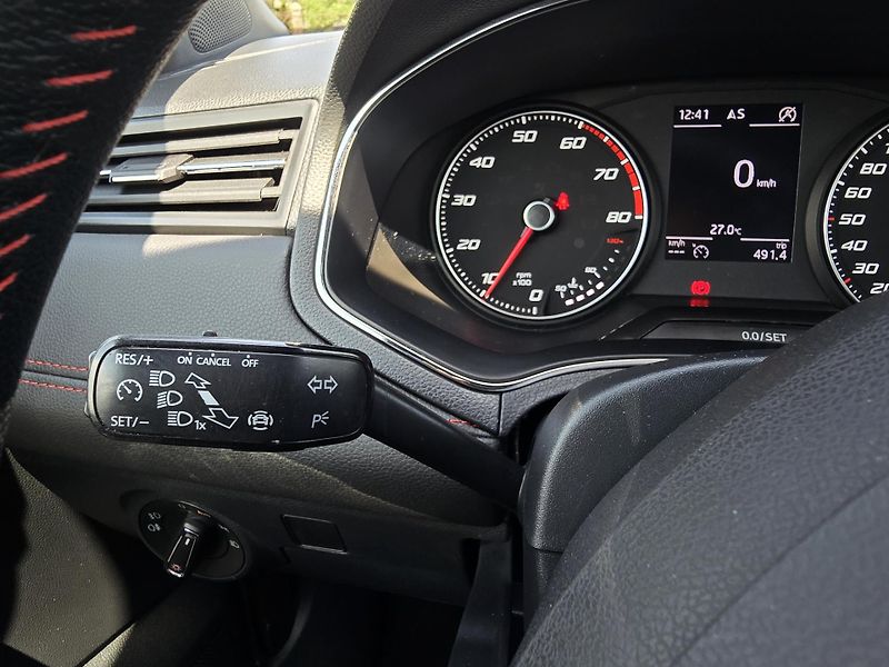Škoda Kamiq / SEAT ARONA FR 1.5TSI 1Majite - fotka 12 z 24