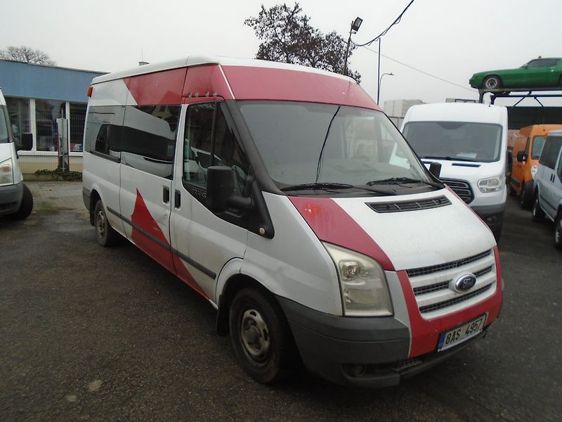 Ford Transit (2013) 2.2 TDCi L3H2 BUS 9 míst * - fotka 2 z 10