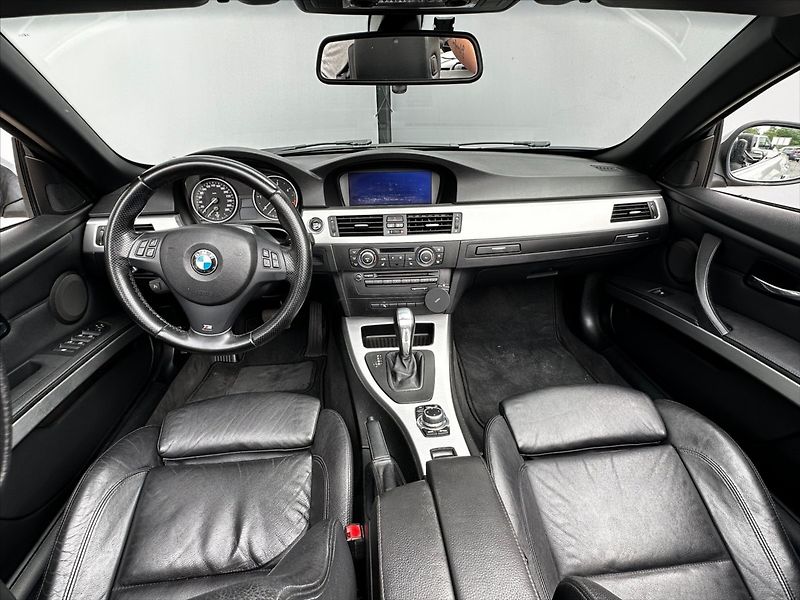 BMW Řada 3 325d kabrio, automat - fotka 19 z 46