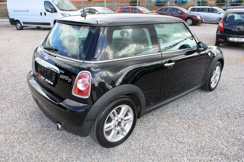 Mini Cooper (2013) 1,6D REZERVACE - fotka 7 z 15