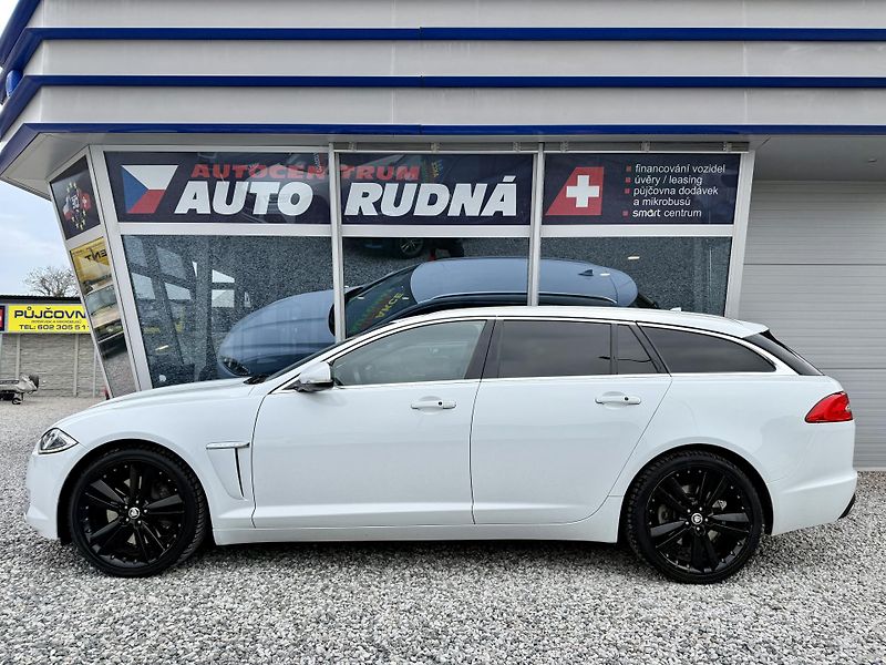 Jaguar XF 3,0 V6 Sportbrake REZERVACE - fotka 14 z 37