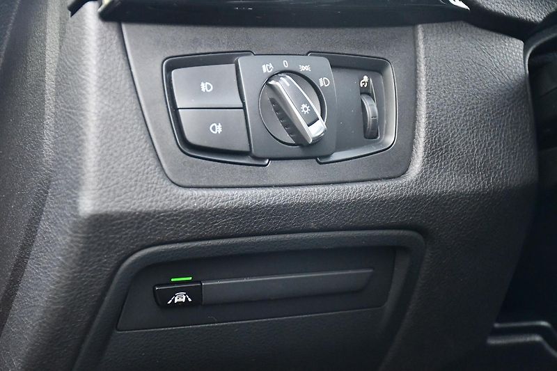 BMW Řada 3 330d xDrive MPaket SERV.KNÍŽKA - fotka 41 z 50