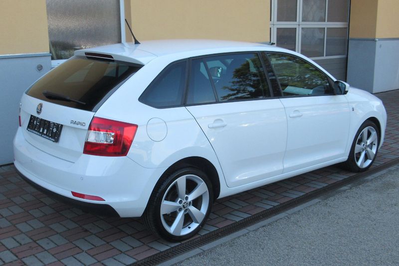 Škoda Rapid 1.2 TSi AUT. KLIMA TEMPOMAT - fotka 5 z 17