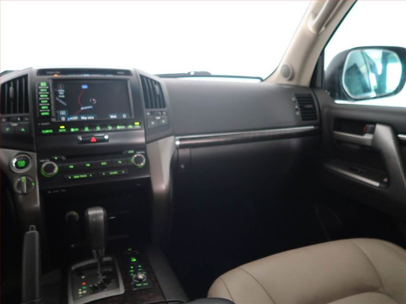 Toyota Land Cruiser (2009) 4.5 D-4D - fotka 8 z 14