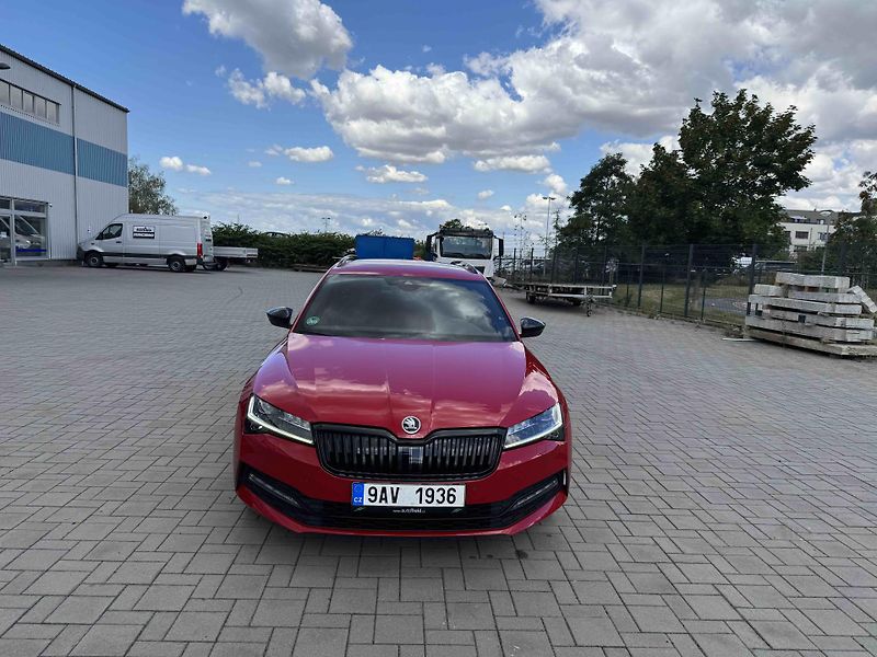 Škoda Superb (2023) Sportline 2.0TDI DSG - fotka 8 z 11