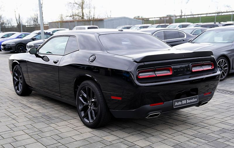 Dodge Challenger 3.6 V6 automat,/kůže/xenony - fotka 4 z 38