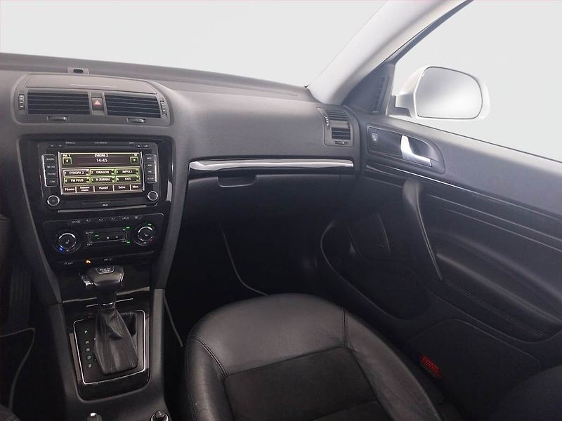 Škoda Octavia (2011) Laurin&Klement 2.0 TDI, 4X4 - fotka 8 z 20