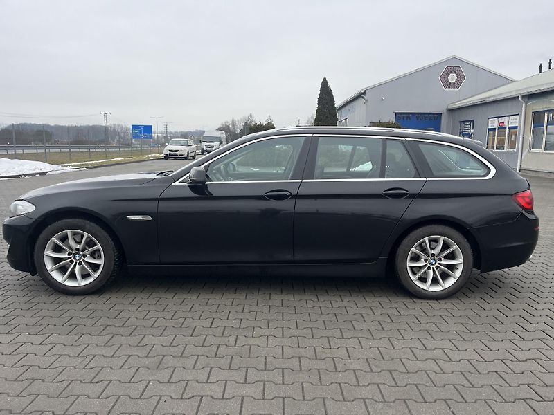 BMW Řada 5 (2014) KOMBI 525 Xdrive - fotka 9 z 14