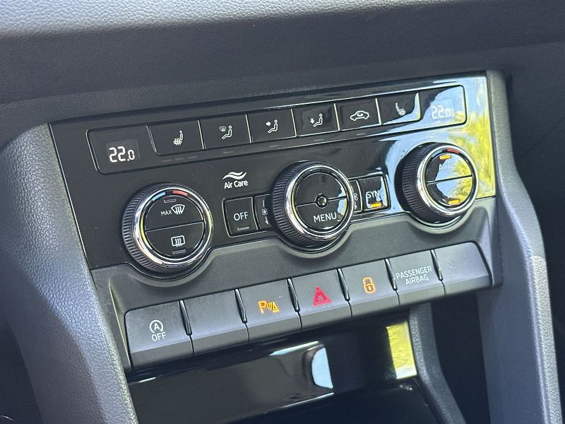 Škoda Karoq (2020) 1.6 TDI Ambition - fotka 15 z 29