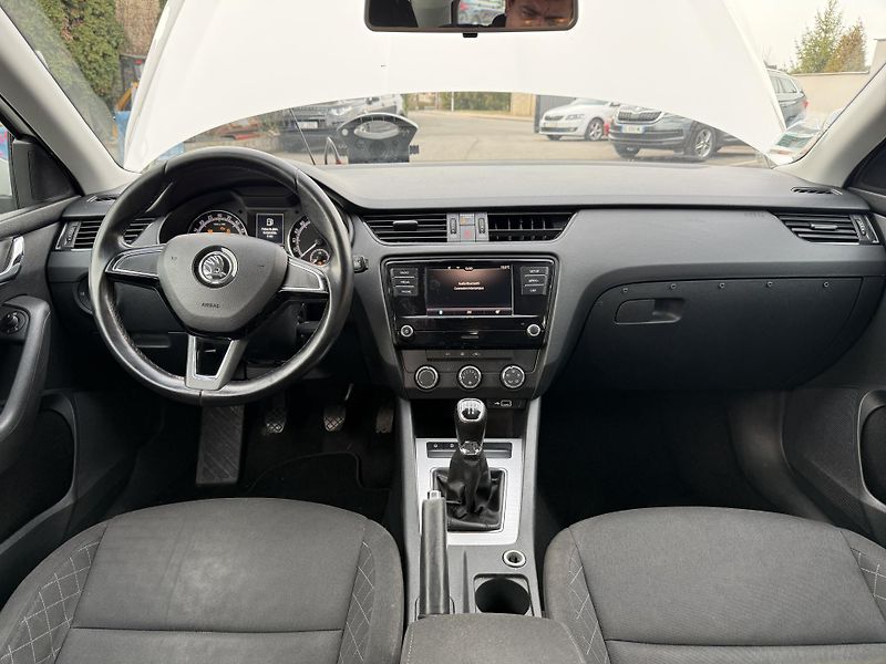 Škoda Octavia 1.6 TDI 85 kW - fotka 10 z 18