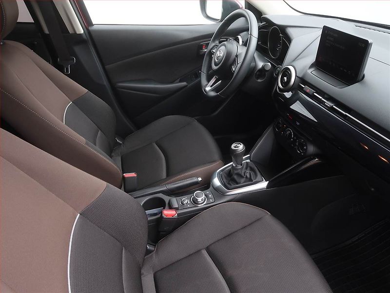 Mazda 2 (2022) 1.5 16V, Navi, Tempomat - fotka 9 z 15
