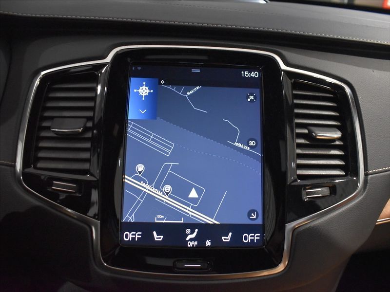 Volvo XC90 2,0 D5 AWD INS, Bowers,vzduch, - fotka 20 z 31
