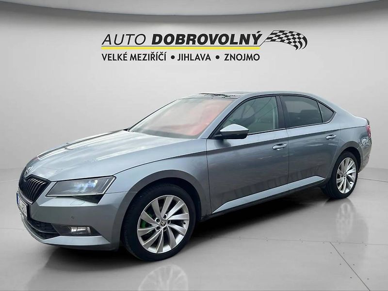 Škoda Superb Liftback 2.0 TDI DSG 140kW 6AT - fotka 3 z 36
