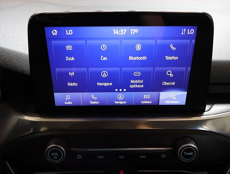 Ford Focus (2018) Connected 1.5 TDCi, Serv.kniha - fotka 17 z 26