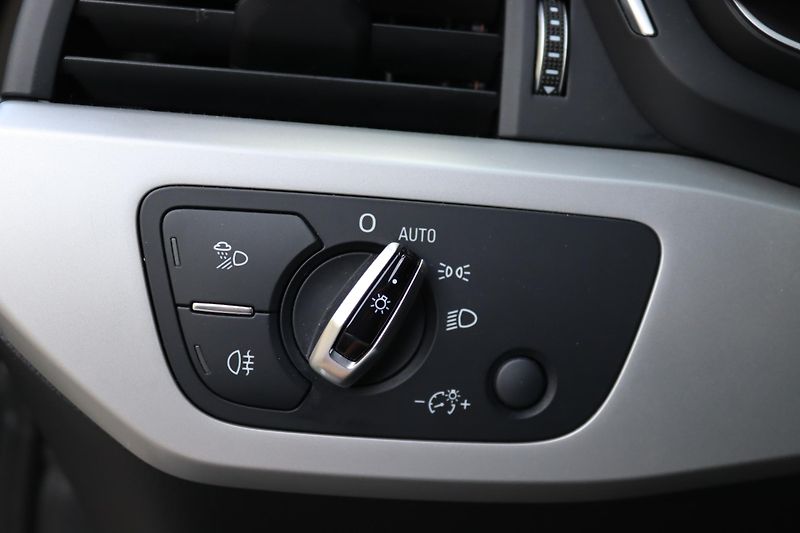 Audi A4 2.0TDI S-TRONIC SEDAN 110kW - fotka 23 z 50