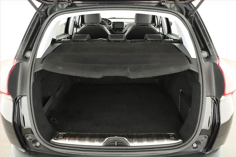 Peugeot 2008 (2015) 1.6 BlueHDi, Navi, Tempomat - fotka 16 z 17