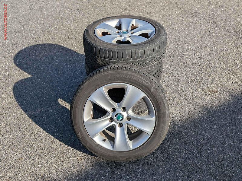 Škoda Yeti (2012) 2.0TDi 4x4, Ambition, park - fotka 15 z 15