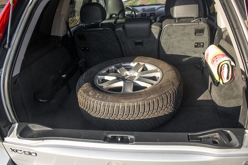Volvo XC90 DVD, nezávislé topení, tažné. - fotka 37 z 43