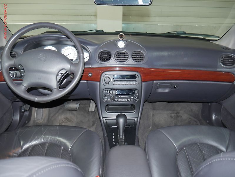 Chrysler 300C (1999) 3.5LV6, 2.maj,ČR, AT, tempo - fotka 12 z 21