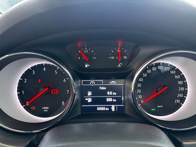 Opel Astra 1.4i 74KW 2017 - fotka 12 z 15