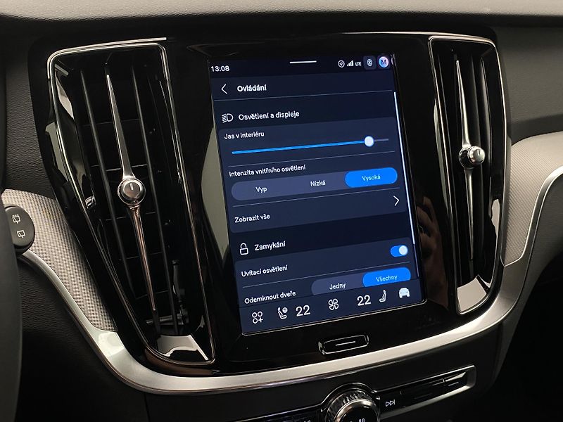 Volvo V60 (2026) T6 AWD Plug-in DARK PLUS - fotka 50 z 64