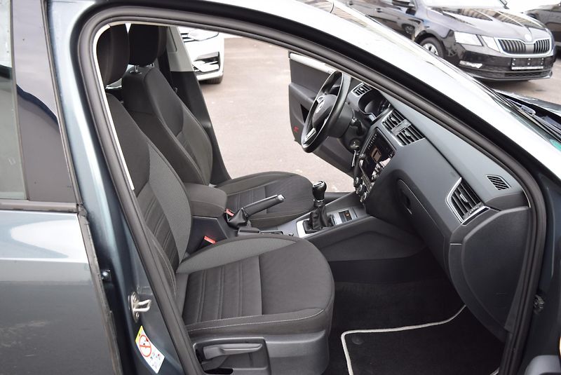 Škoda Octavia (2017) 1.5TSI 110kw AMBITION APP TEMP - fotka 34 z 50