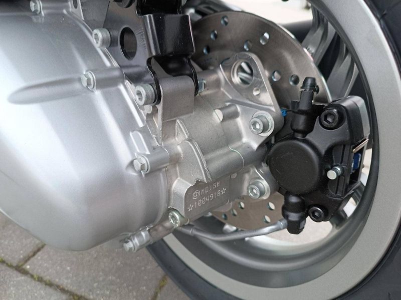 Vespa Primavera 125 3V ABS (2026) Verde Amabile 2026  (přísluše - fotka 9 z 11