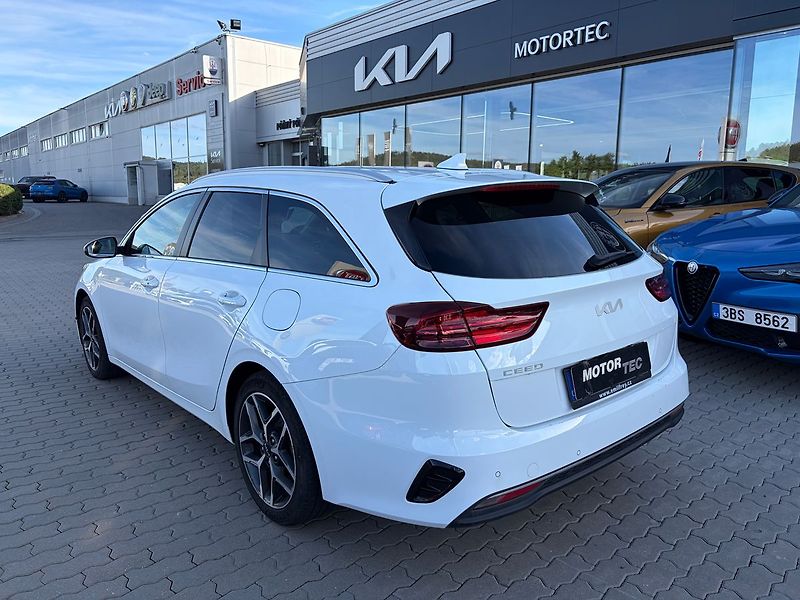 Kia Ceed 1.5 T-GDi 7DCT Exclusive SW - fotka 4 z 9