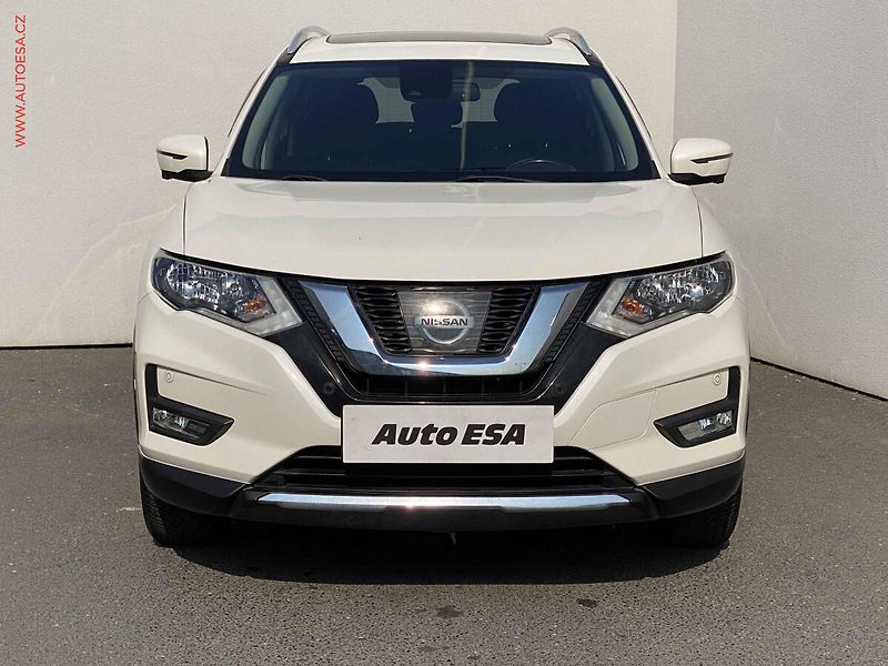 Nissan X-Trail (2018) 1.6 dCi, N-Connecta, panor - fotka 2 z 17
