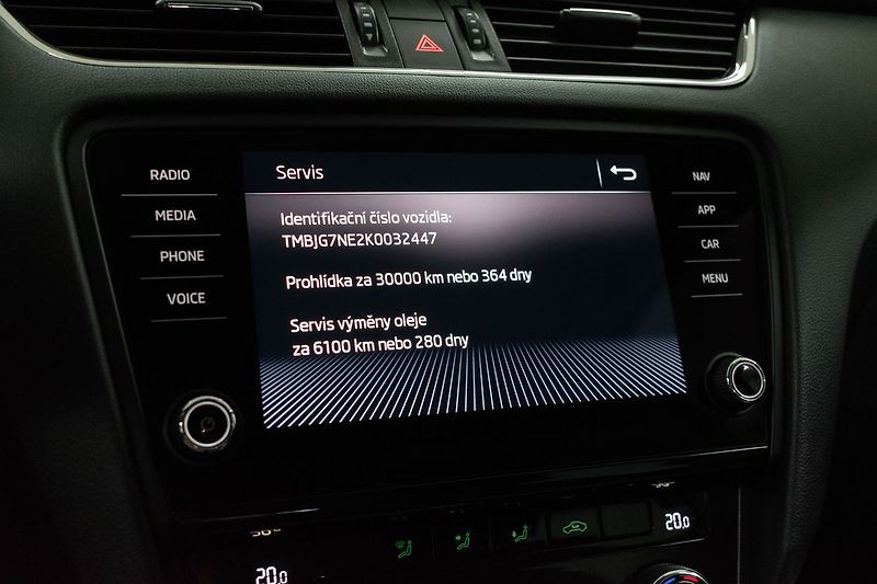 Škoda Octavia 1.6 TDI 85kW *MirrorLink*ACC* - fotka 31 z 40