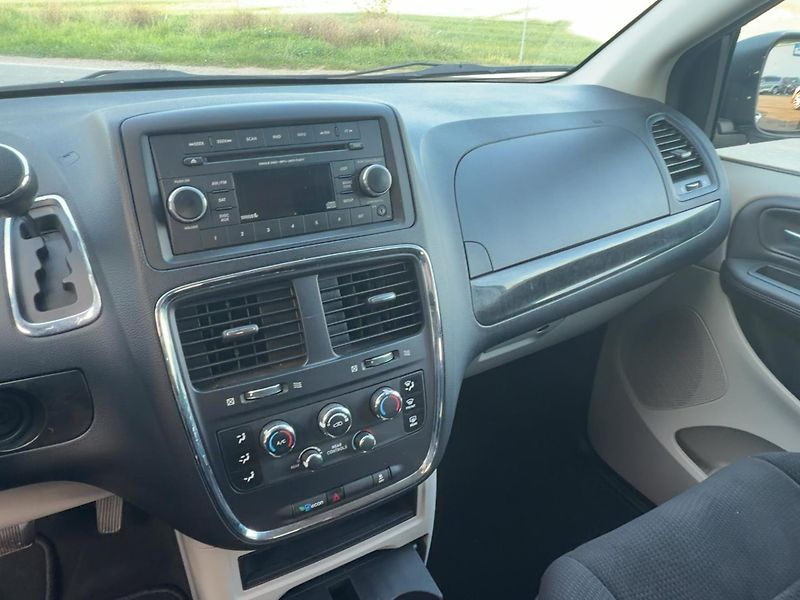 Dodge Grand Caravan (2013)  3,6 RT Pentastar 2013 - fotka 14 z 17