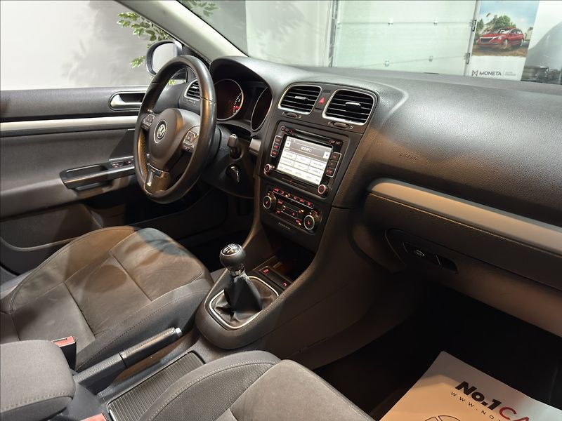 Volkswagen Golf 1,4   TSI HIGHLINE PANORAMA - fotka 16 z 28