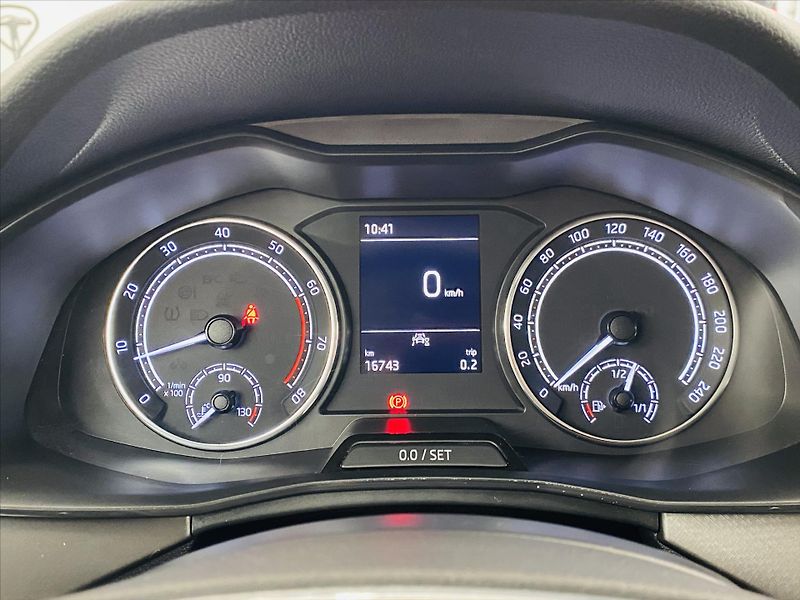 Škoda Kamiq 1,5 TSI 110kW Style - fotka 11 z 24