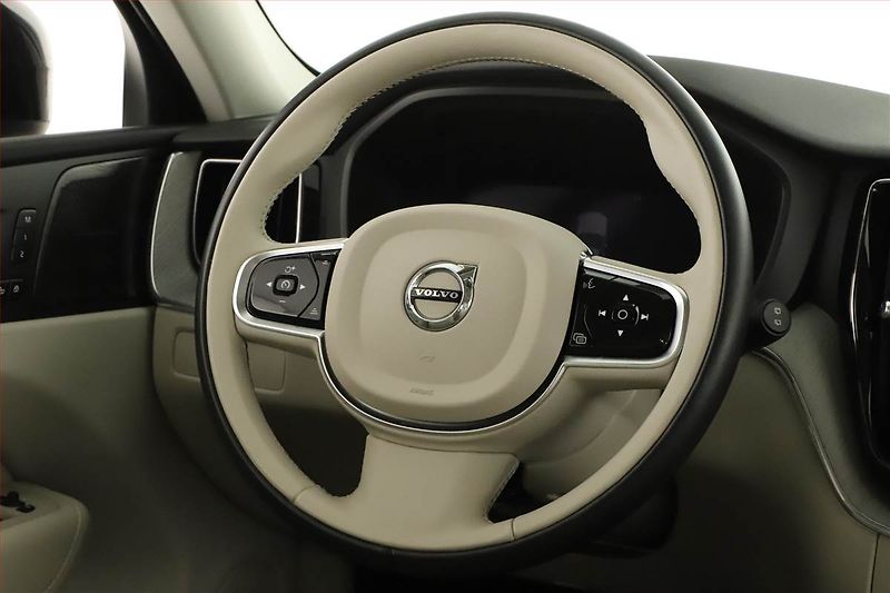 Volvo XC60 (2024) B4 AWD - fotka 8 z 19