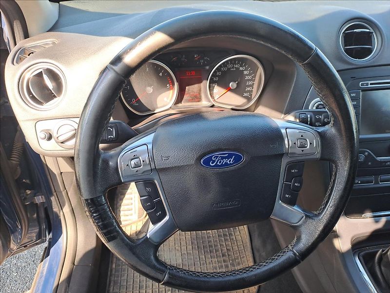 Ford Mondeo 2,0 TDCI - fotka 12 z 15