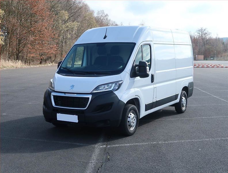 Peugeot Boxer (2024) 2.2 BlueHDi, L2H2, 1.0t, ČR - fotka 2 z 14