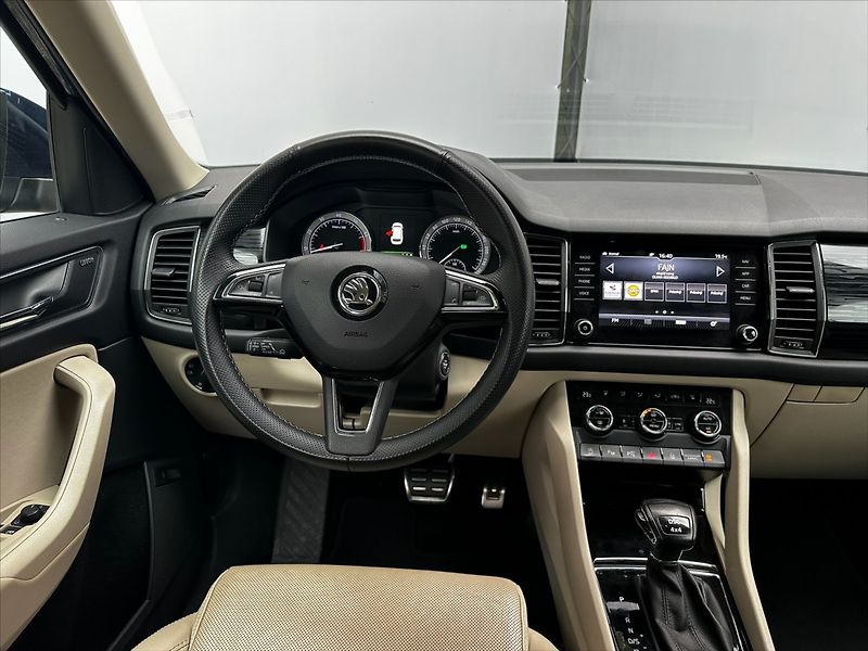 Škoda Kodiaq 2,0 FSI 158kW-4x4-CZ-servis-vý - fotka 20 z 51
