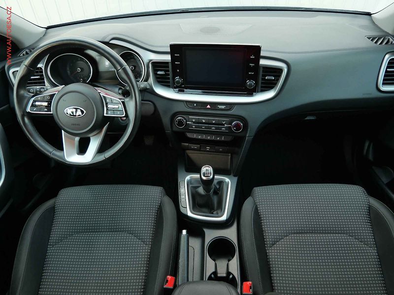 Kia Ceed (2021) 1.5 T-GDi, 1.maj,ČR, Spin - fotka 8 z 23