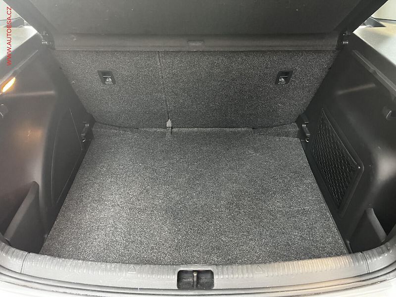 Škoda Rapid (2015) 1.6 TDi, Ambition, DSG, xenon - fotka 7 z 16