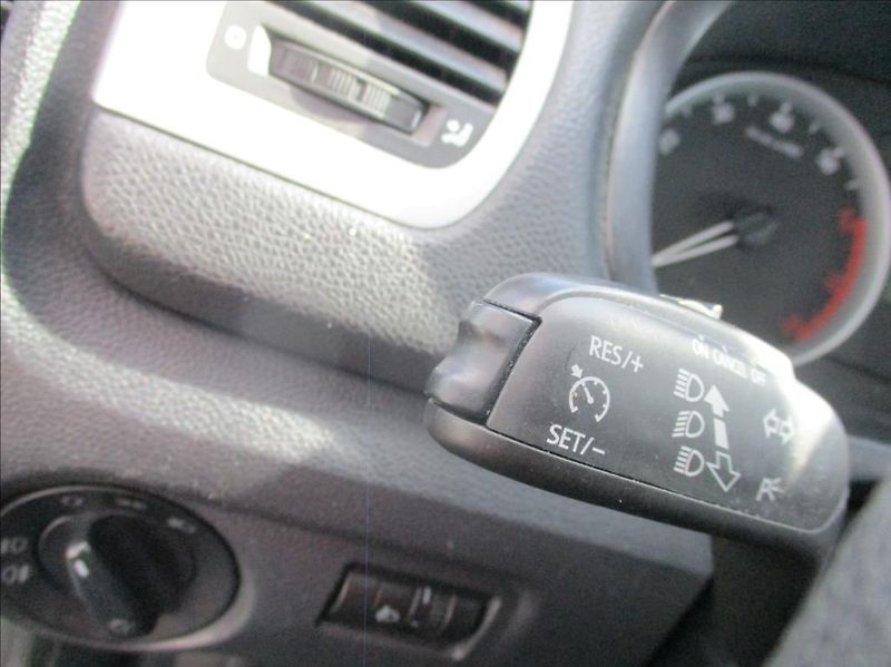 Škoda Fabia 1,4 i 16v, klima,servis,tažné, - fotka 15 z 35