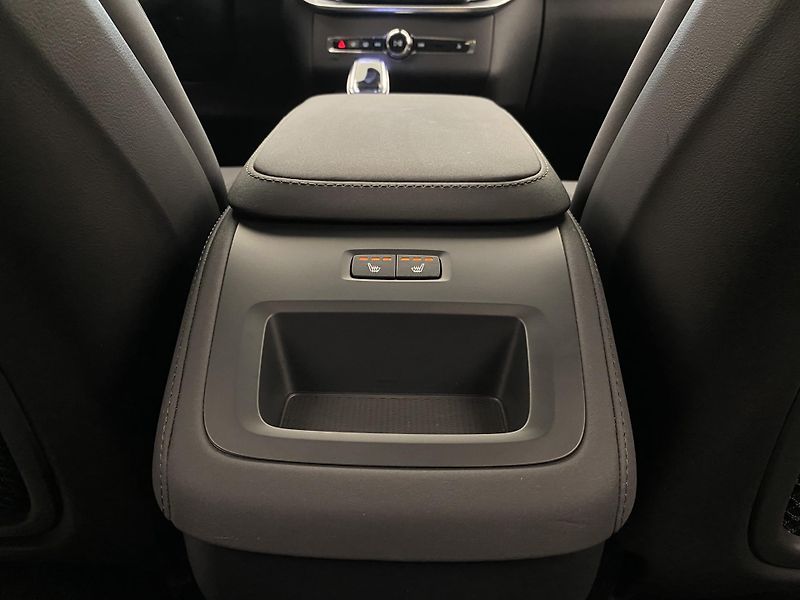 Volvo XC90 B5 AWD BRIGHT PLUS AUT CZ 7m - fotka 33 z 60