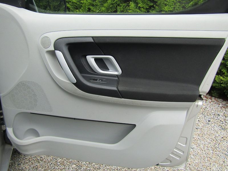 Škoda Roomster (2007) 1.6 16V 77kW - fotka 26 z 36