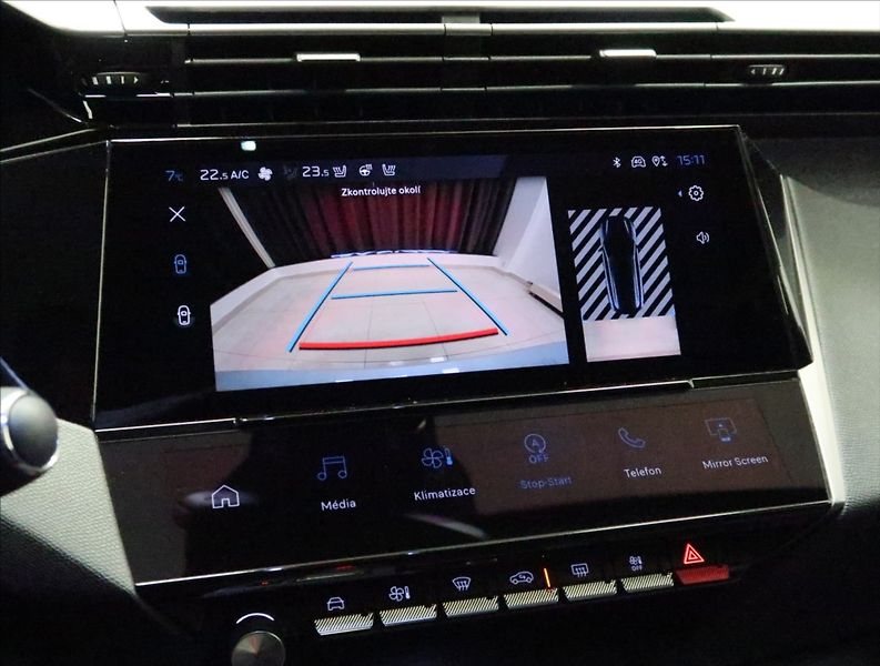 Peugeot 308 1,5 BlueHDi  AT ALLURE NAVI ČR - fotka 26 z 47