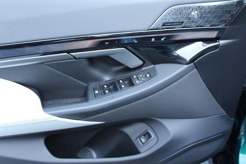 BMW i5 xDrive40 Sedan - fotka 11 z 27