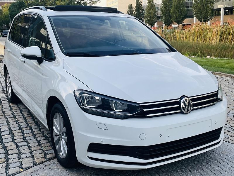 Volkswagen Touran 1.6TDI MANUÁL SERVISKA TAŽNÉ - fotka 8 z 44