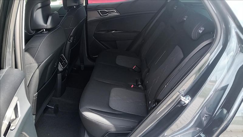 Kia Sportage 1,6 T-GDi 7DCT EXCLUSIVE - fotka 11 z 13