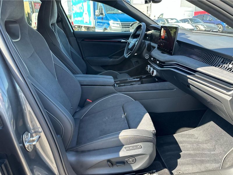 Škoda Superb iV 1,5 TSI / 150 kW Sportline - fotka 22 z 23