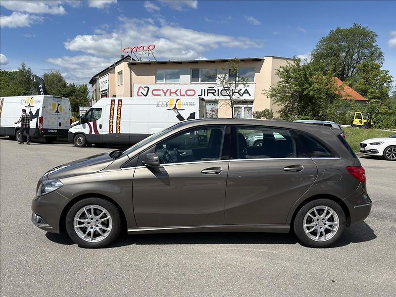 Mercedes-Benz Třídy B 1,6 200i 115kW AT,Výhřev,Kamer - fotka 35 z 37