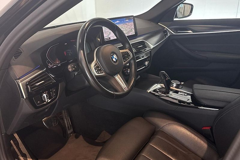 BMW Řada 5 520d xDrive - fotka 6 z 12
