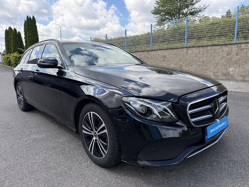 Mercedes-Benz Třídy E Kombi 220D 143kW 4MATIC  - fotka 3 z 21